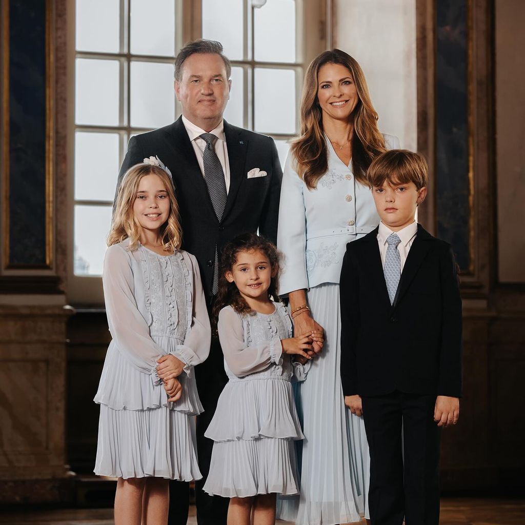 Chris O'Neill und Prinzessin Madeleine mit ihren Kindern, 2024