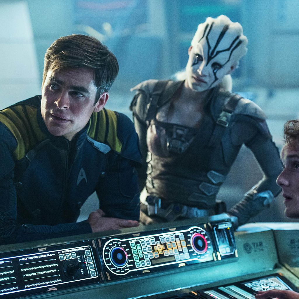 Chris Pine, Sofia Boutella und Anton Yelchin in "Star Trek: Beyond"