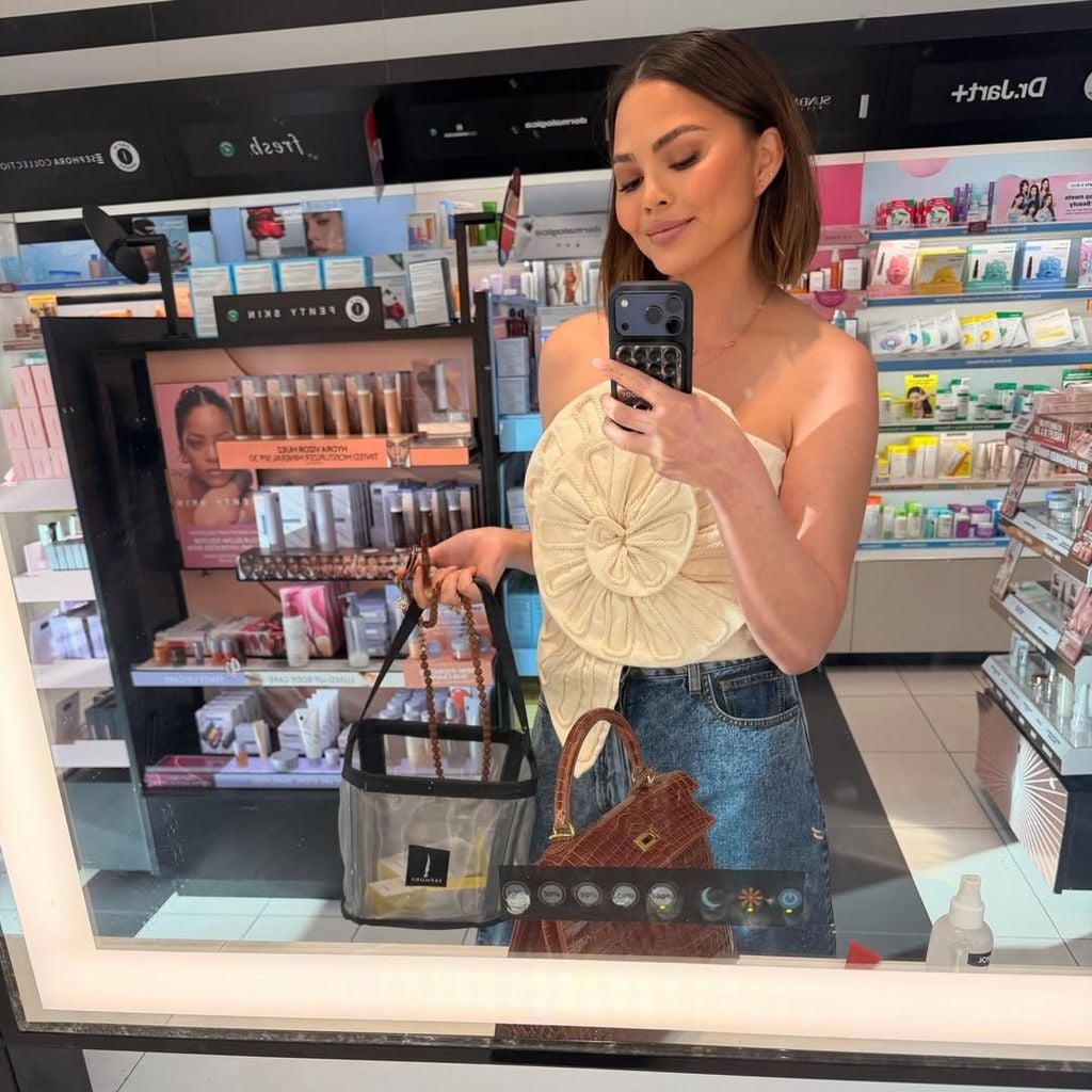 Chrissy Teigen zeigt ihren Bob-Haarschnitt