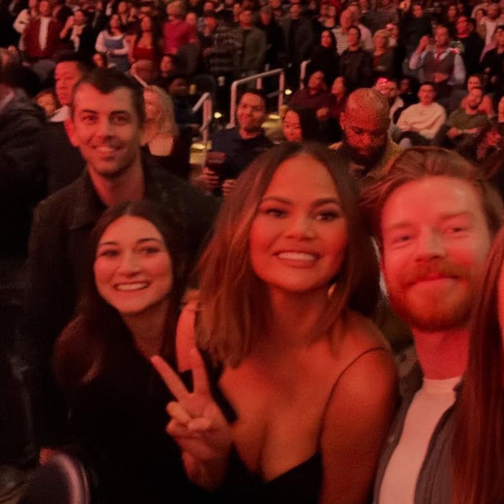 Chrissy Teigen beim Konzert ihres Mannes John Legend, 2024