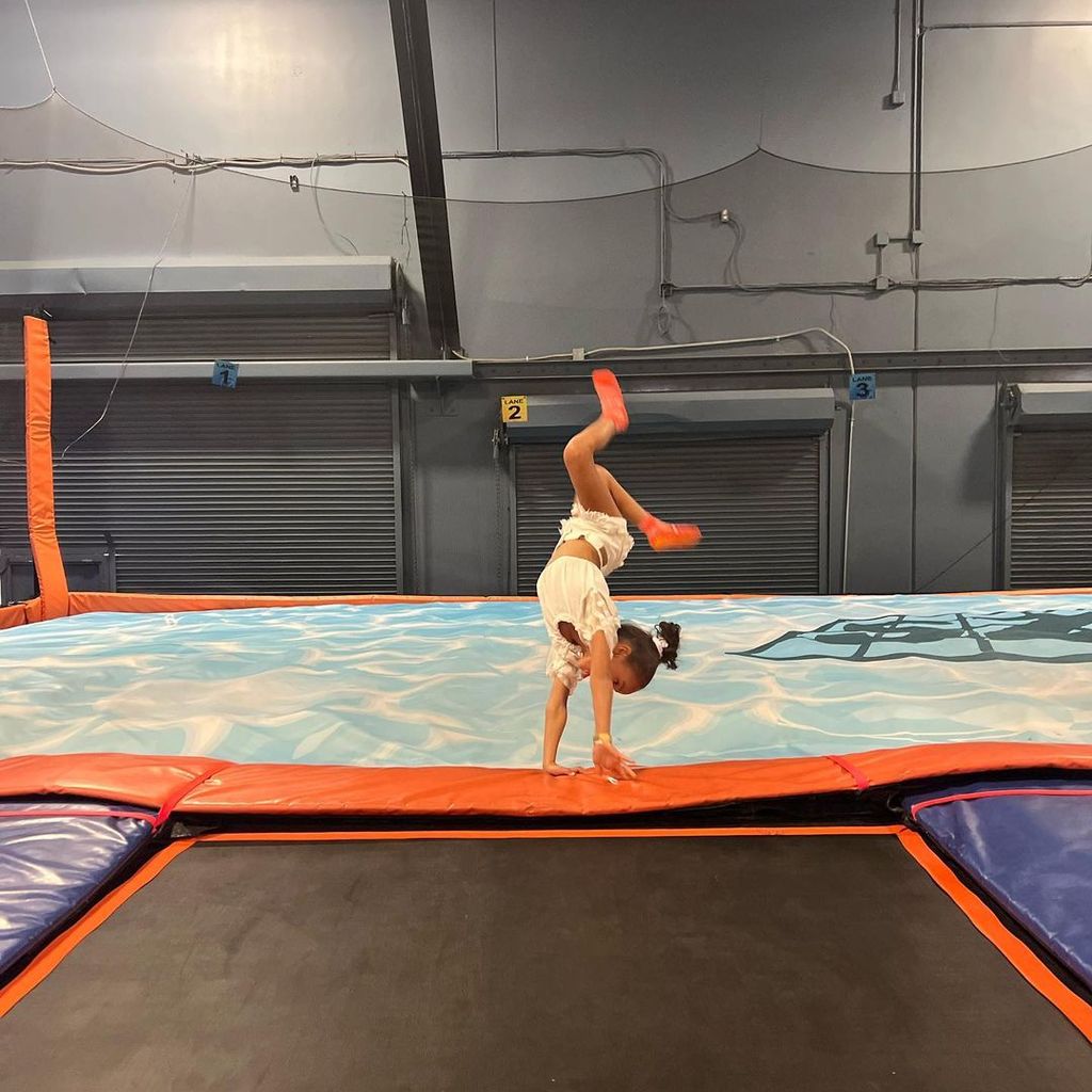 Chrissy Teigens Tochter Luna beim Sport