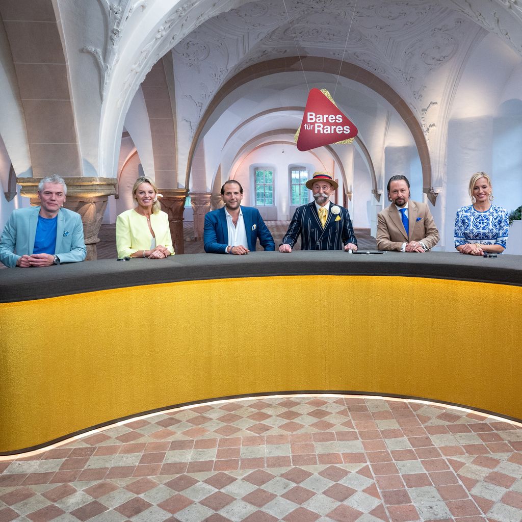 Horst Lichter und ein Teil der "Bares für Rares"-Händler
