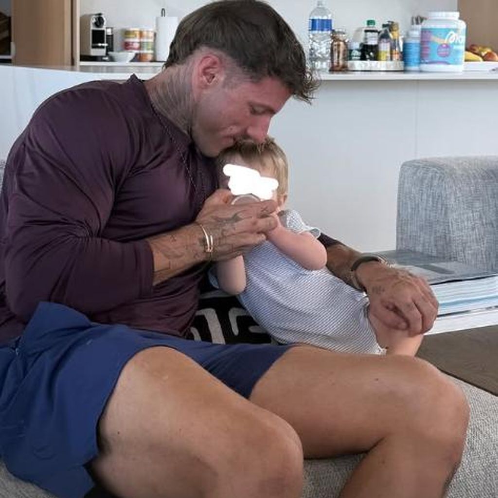 Influencer Christian Wolf mit seinem Sohn Noah, März 2025