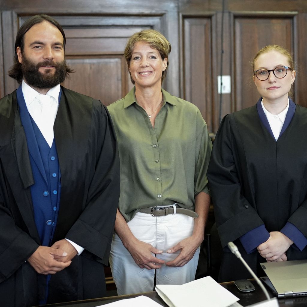 Christina Block mit ihren Anwälten Ingo Bott und Paula Wlodarek