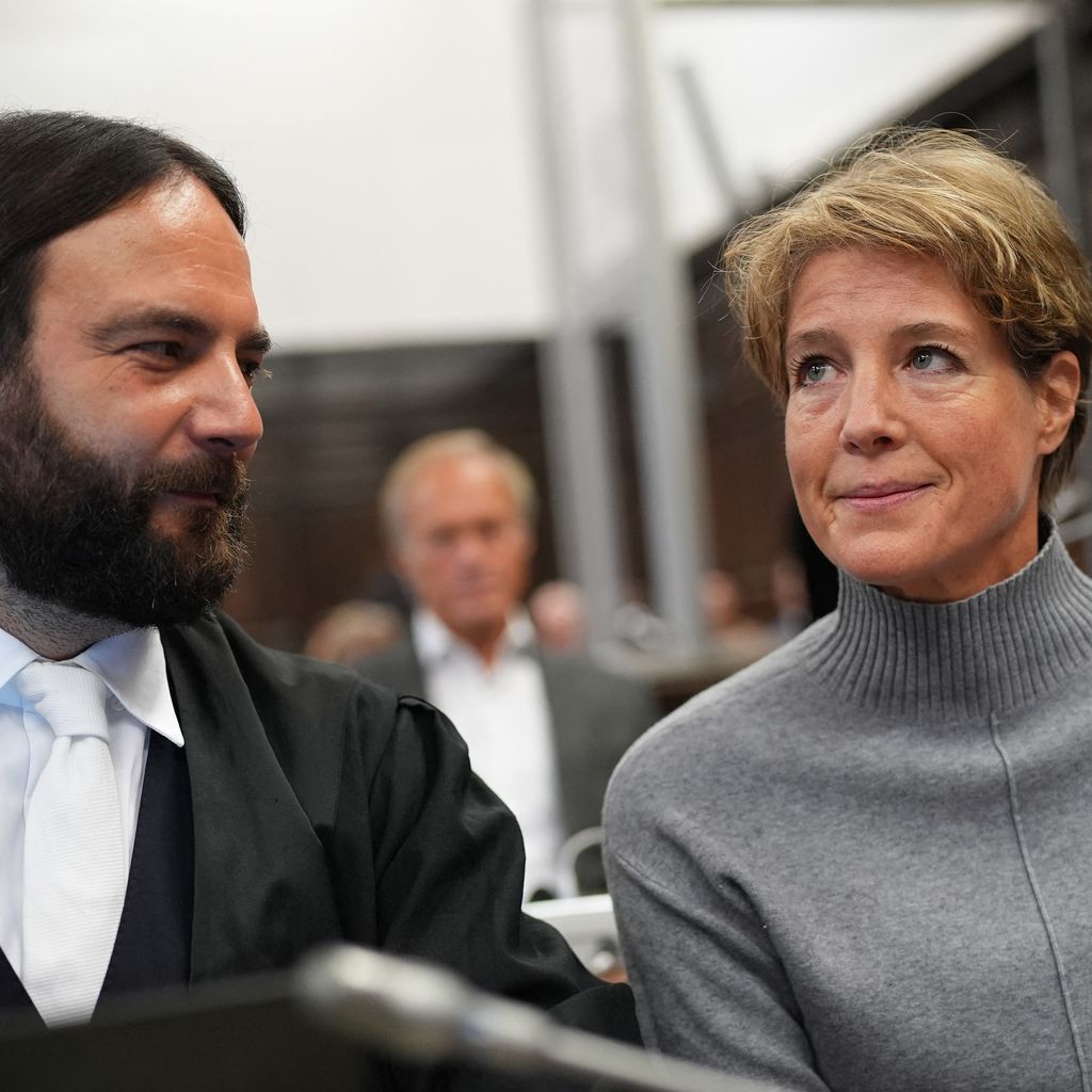 Christina Block (r.) und ihr Anwalt Ingo Bott im Landgericht Hamburg, November 2025