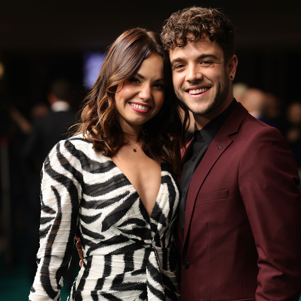 Christina und Luca Hänni bei der Premiere von "No Time To Die"