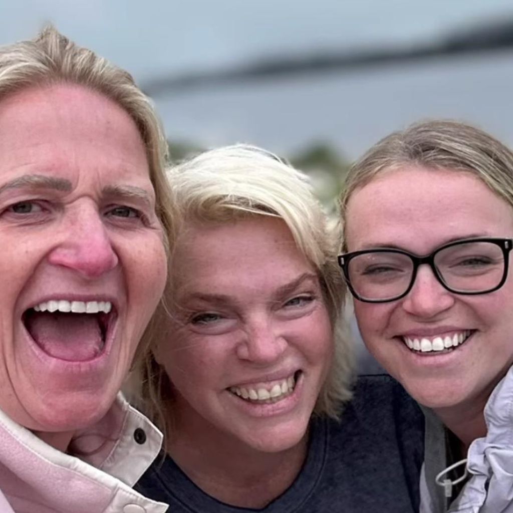 Christine Brown, Janelle Brown und Maddie Brush