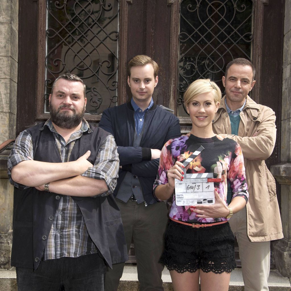 Christoph Hagen Dittmann, Jan Niklas Berg, Wolke Hegenbarth und Felix Eitner am Set von "Heiter bis tödlich – Alles Klara", 2015