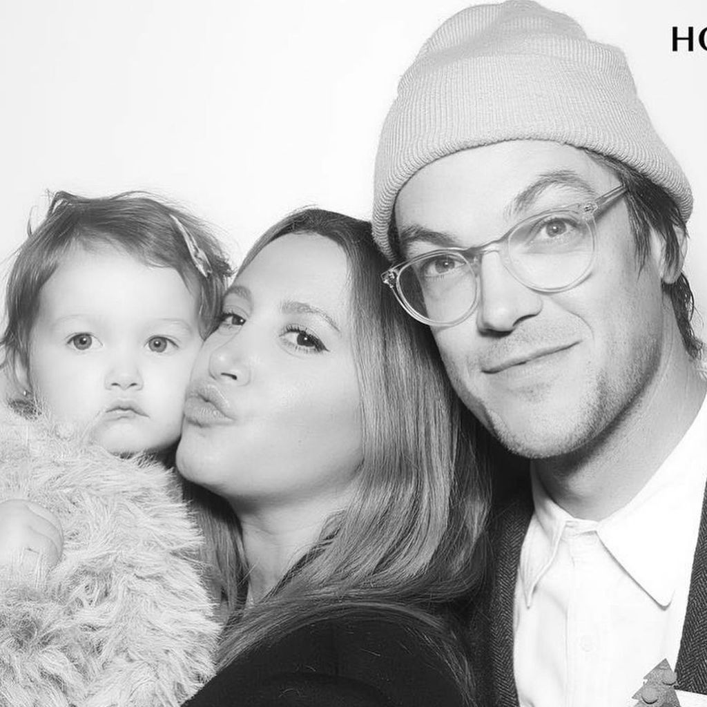 Christopher French und Ashley Tisdale mit ihrer Tochter Jupiter
