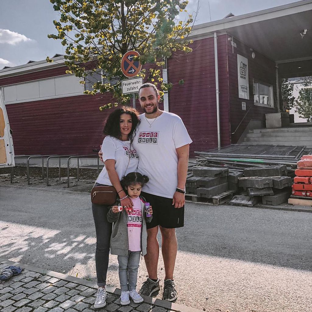 Christos Christodoulou mit seiner Freundin Sandra und deren Tochter Mayla