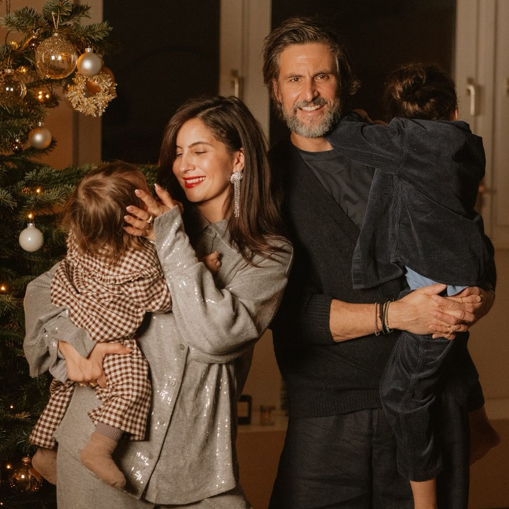 Chryssanthi Kavazi gemeinsam mit Tom Beck und ihren Kindern, Weihnachten 2025