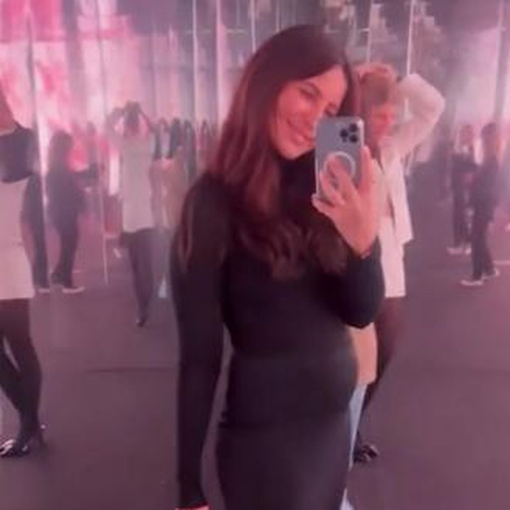 Chryssanthi Kavazi in Paris