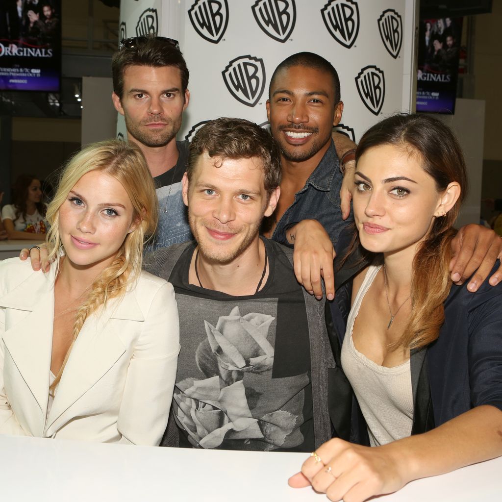 Claire Holt, Daniel Gillies, Joseph Morgan, Charles Michael Davis und Phoebe Tonkin 2013