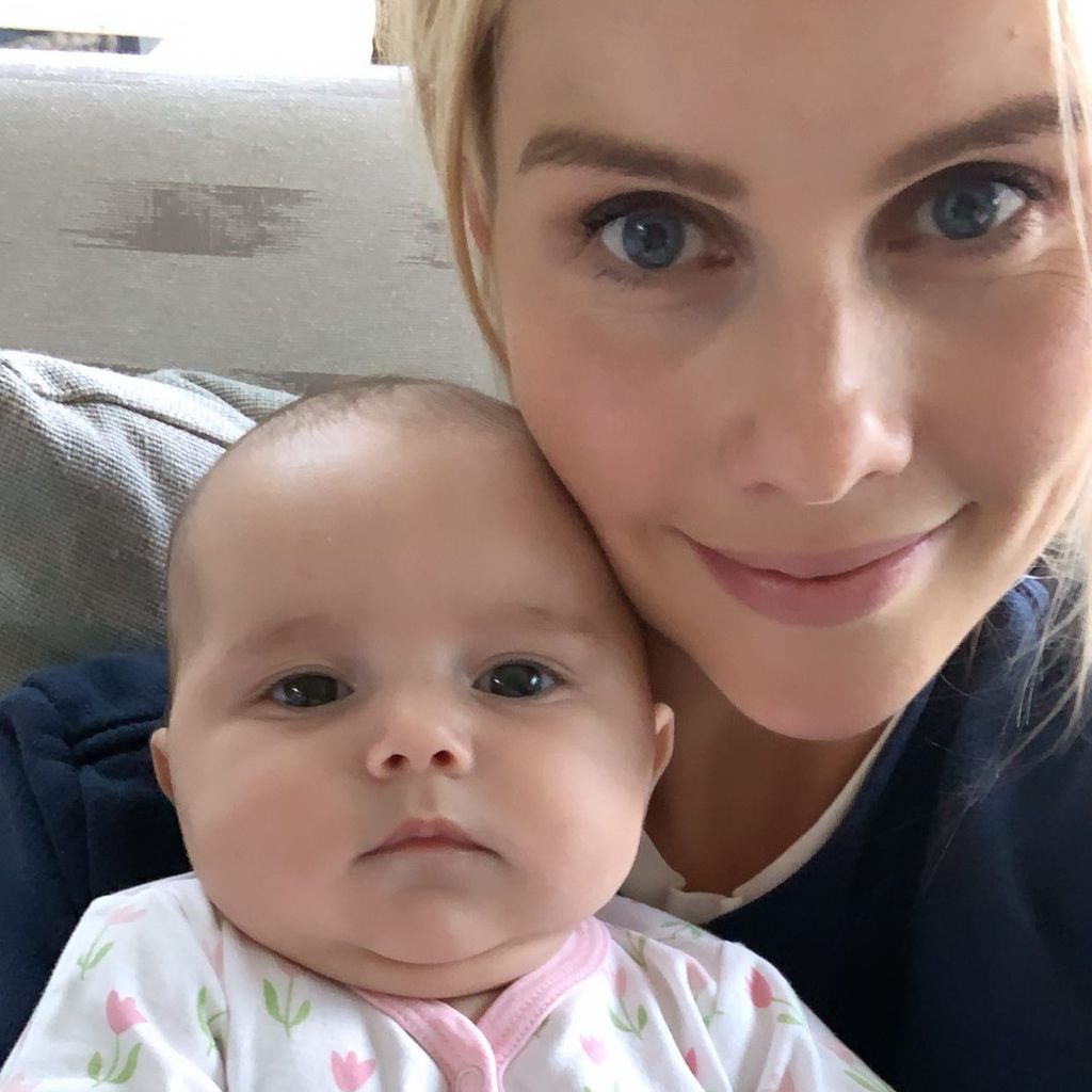 Claire Holt mit ihrer Tochter