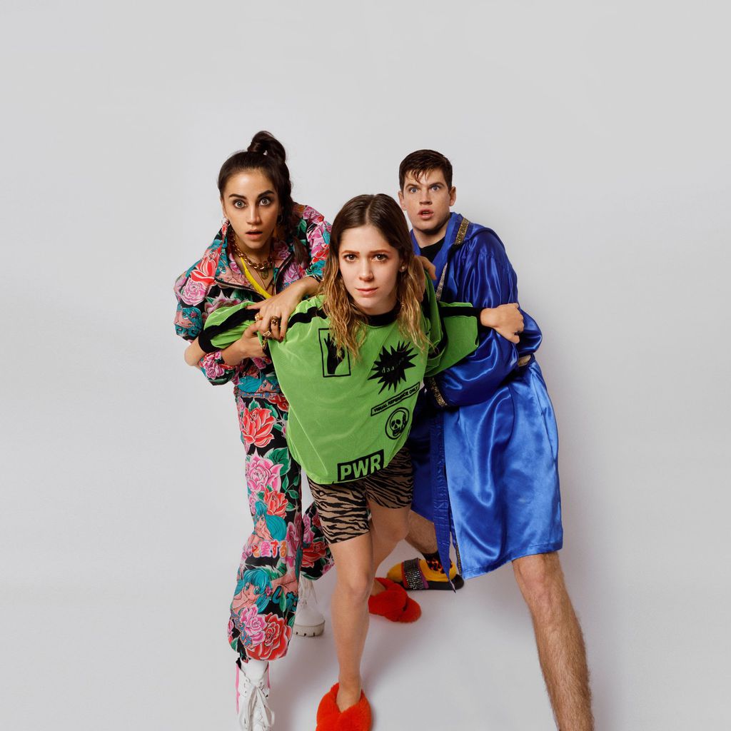 Rebe (Claudia Salas), Cayetana (Georgina Amorós) und Guzmán (Miguel Bernardeau) in "Élite"