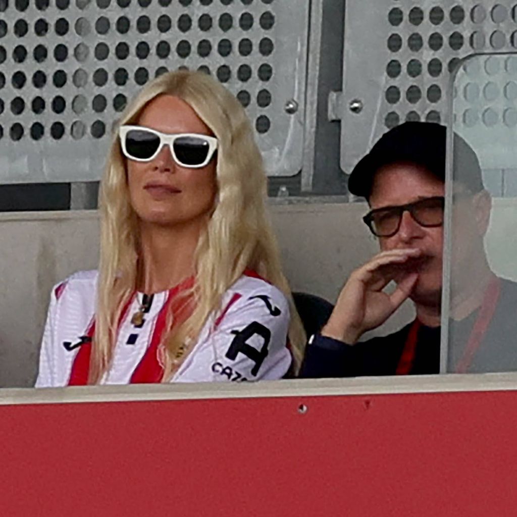 Claudia Schiffer und Sir Matthew Vaughn im Fußballstadion