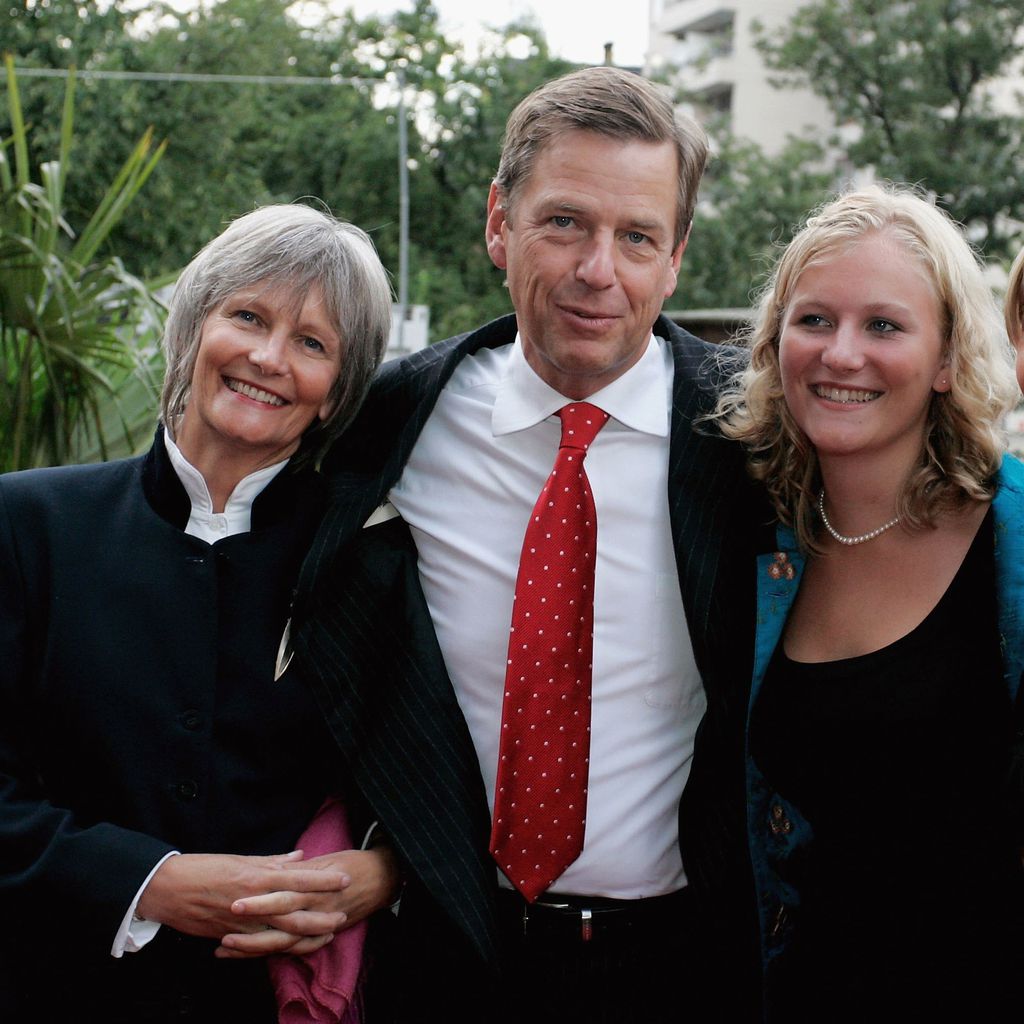 Claus Kleber mit seiner Frau Renate mit ihren Töchtern Alexandra und Catharina