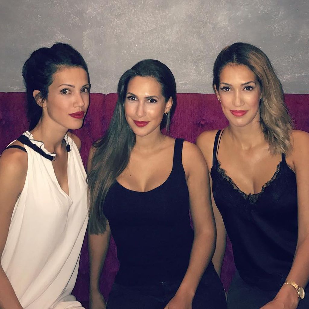 Clea-Lacy Juhn mit ihren Schwestern Tamara und Romina im September 2017