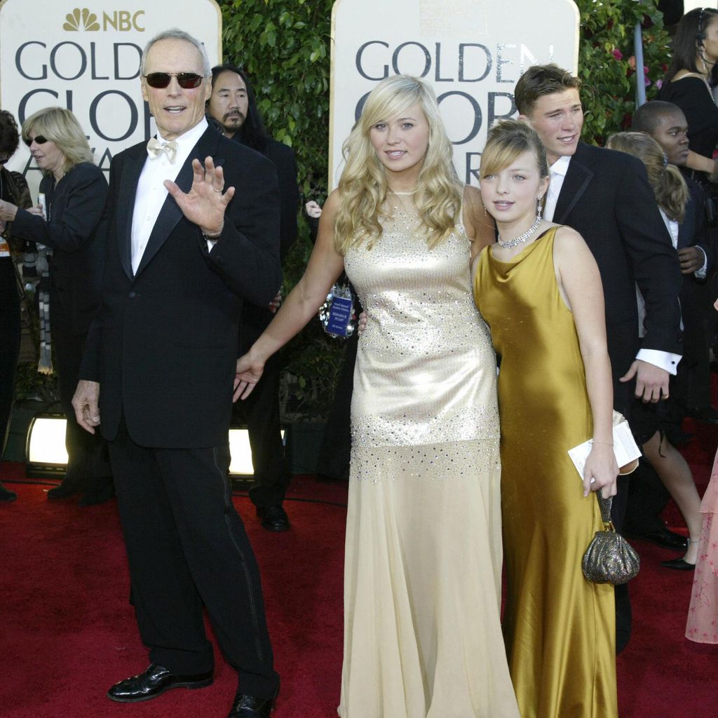 Clint Eastwood mit seinen Töchtern Kathryn und Francesca bei den Golden Globes 2005