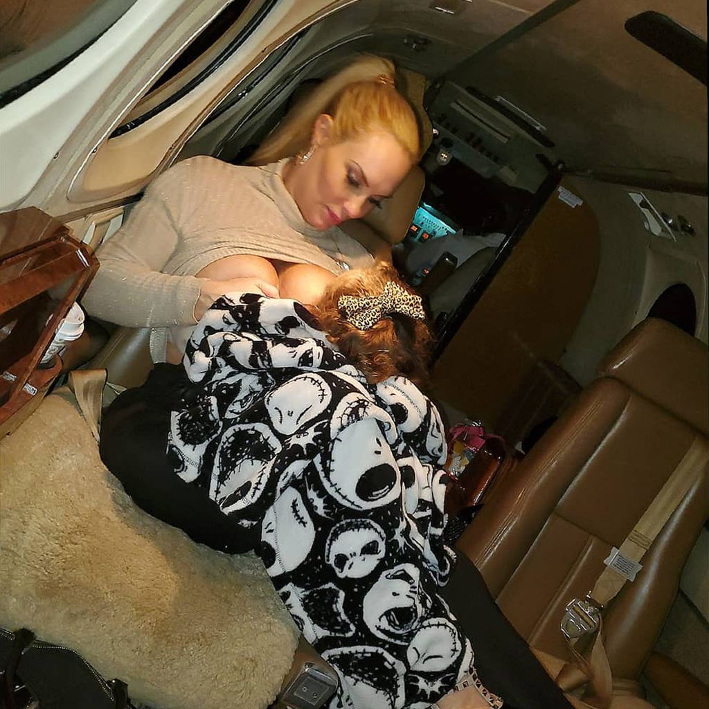 Coco Austin mit ihrer Tochter, 2019
