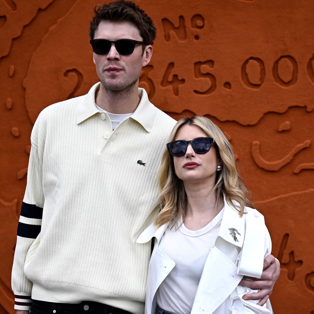 Cody John und Emma Roberts auf der Pariser Fashion Week