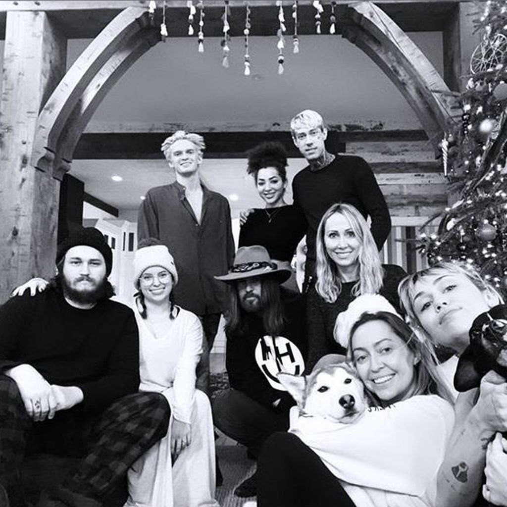 Cody Simpson und Miley Cyrus' Familie an Weihnachten 2019