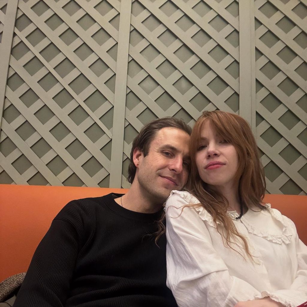 Cole M.G.N. und Carly Rae Jepsen im November 2025