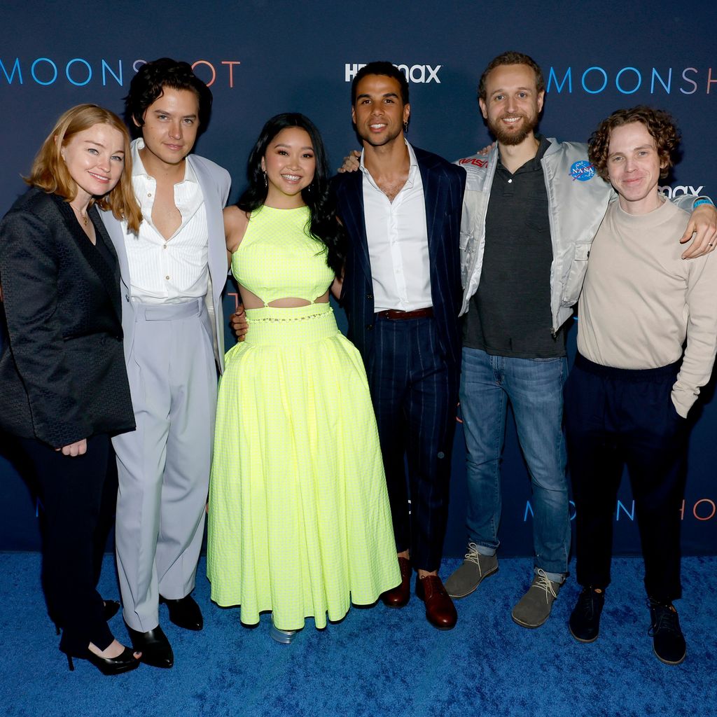 Sarah Schechter, Cole Sprouse, Lana Condor, Mason Gooding, Christopher Winterbauer und Mike McGrath
