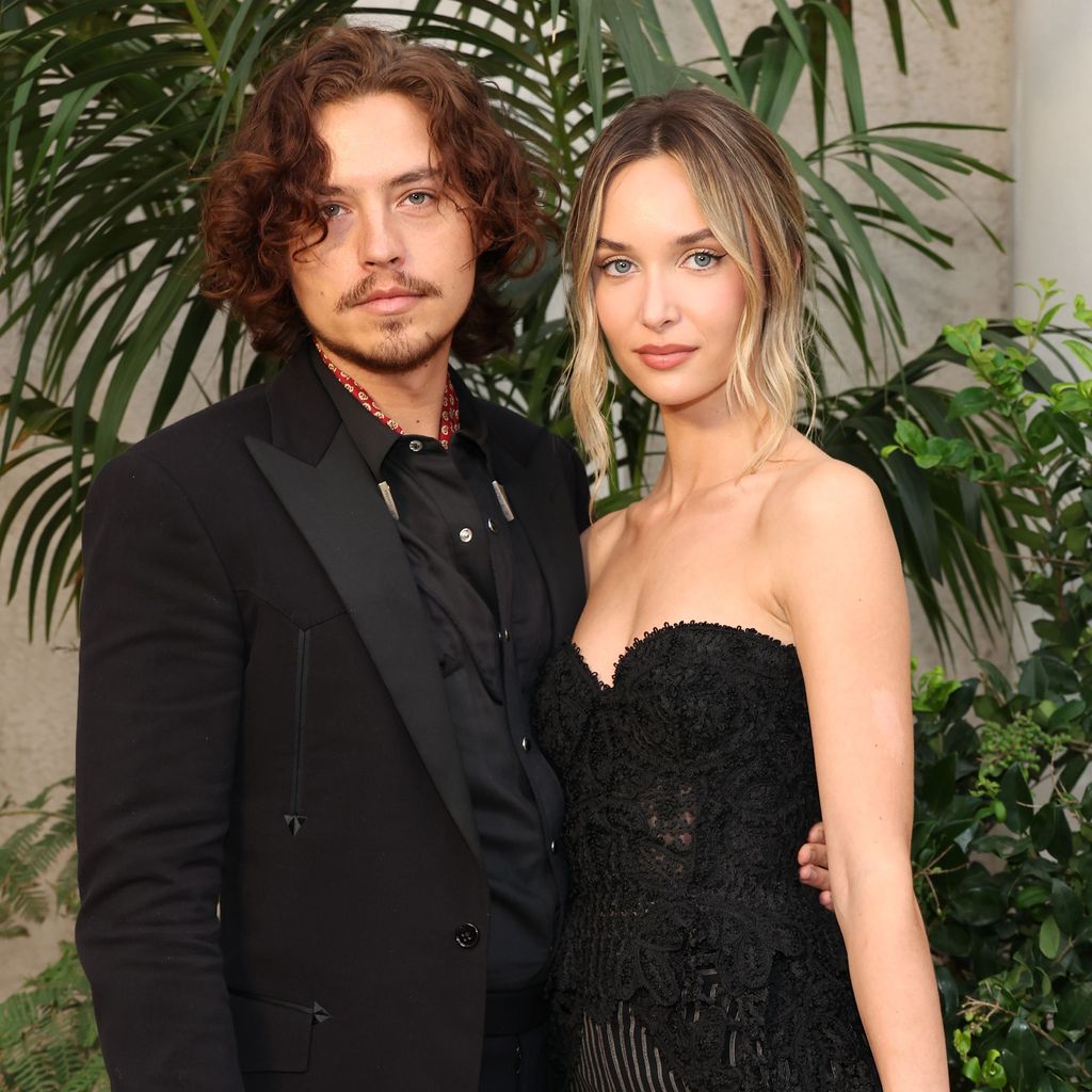 Cole Sprouse und Ari Fournier im Oktober 2022