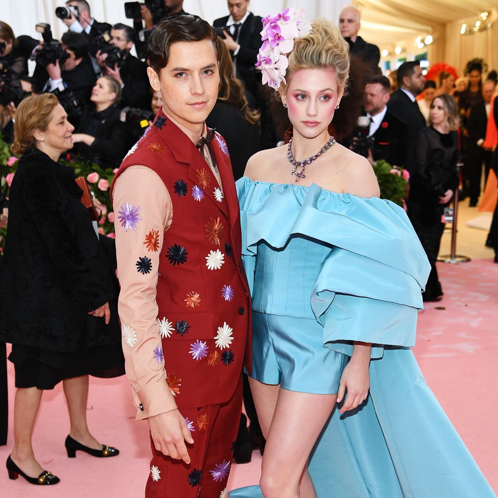 Cole Sprouse und Lili Reinhart auf der Met Gala 2019