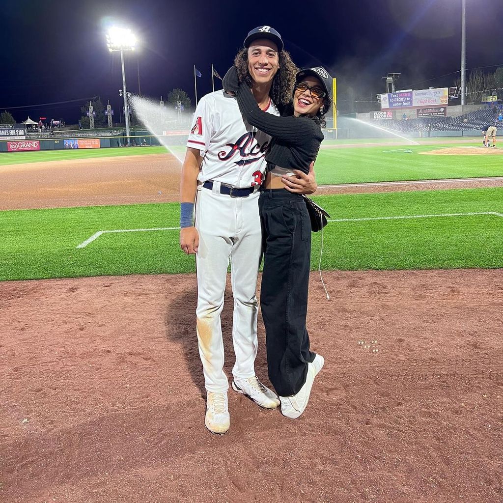 Cole Tucker mit Vanessa Hudgens, September 2022