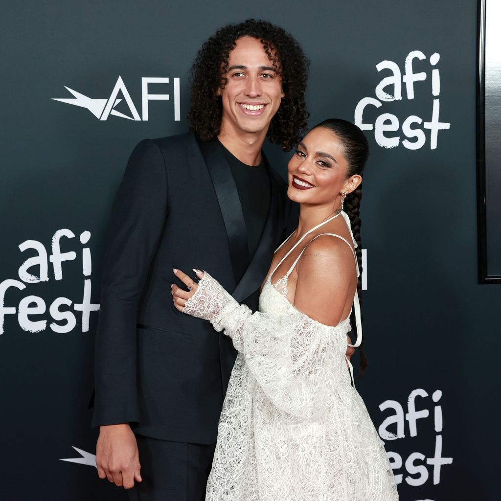 Cole Tucker und Vanessa Hudgens, November 2021