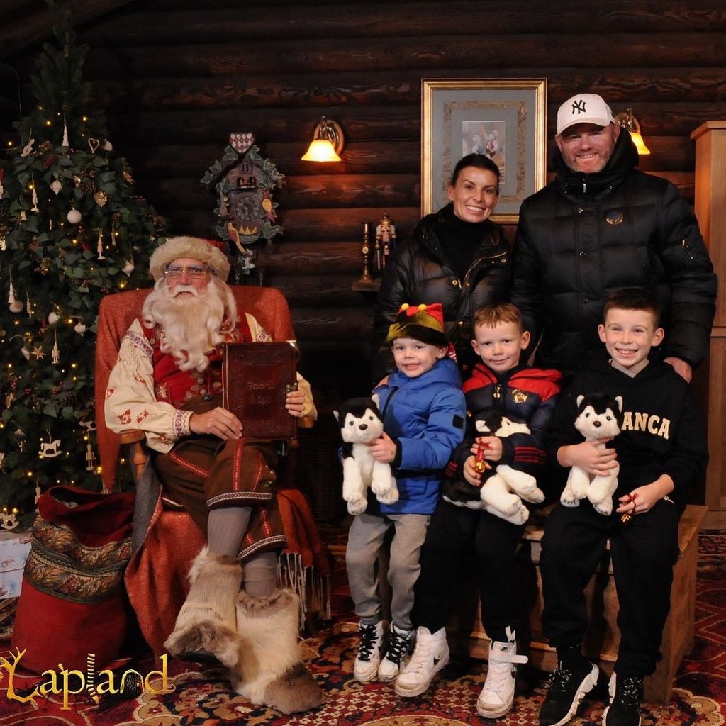 Coleen und Wayne Rooney mit ihren Kids im Dezember 2022