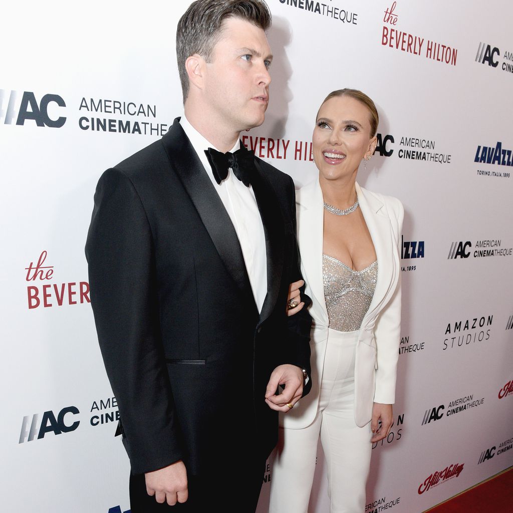 Colin Jost und Scarlett Johansson