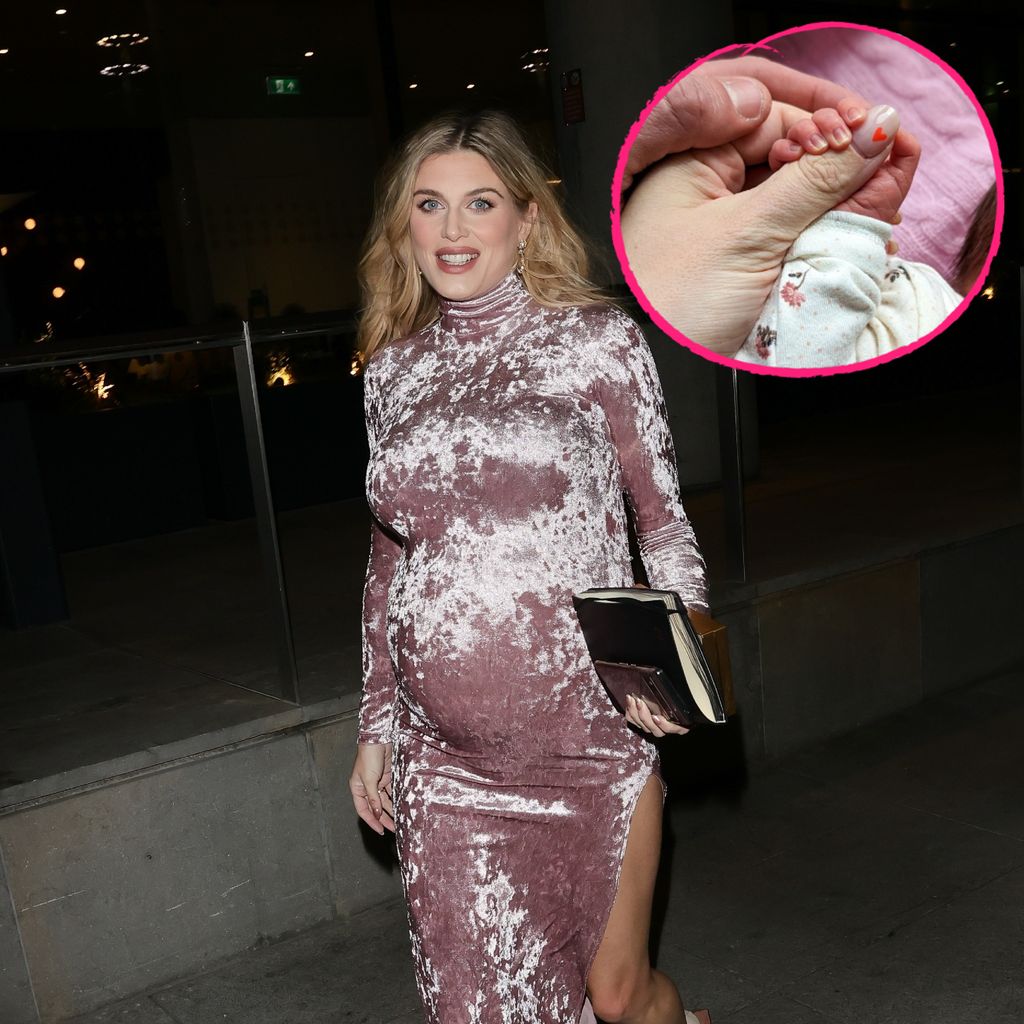 Ashley James sowie die Hände ihres Partners und ihres Babys