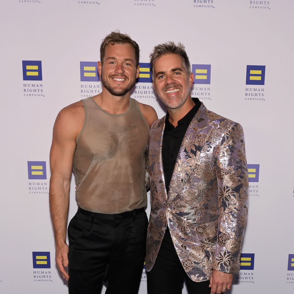 Colton Underwood und sein Ehemann Jordan C. Brown im März 2024 in L.A.