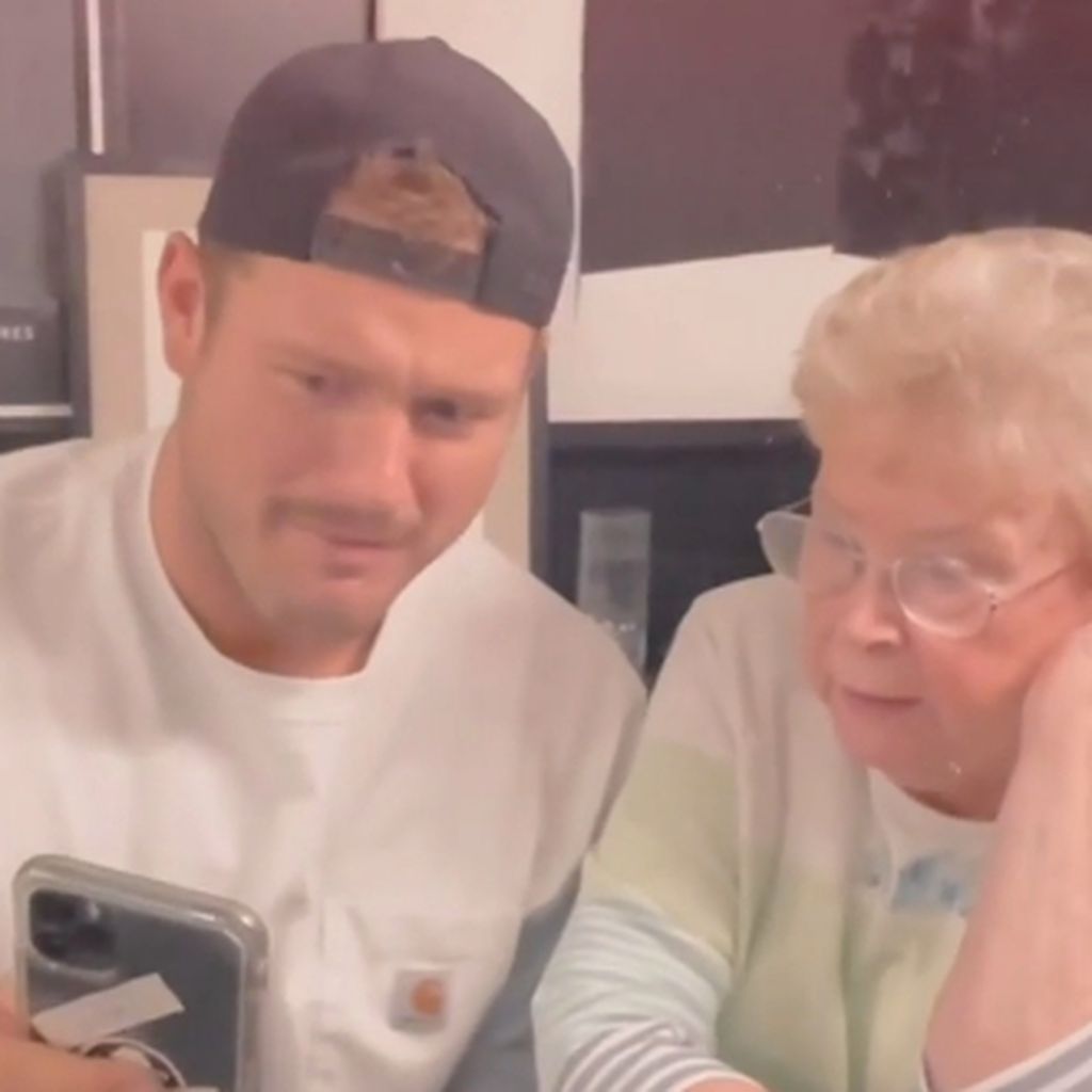 Colton Underwood und seine Großmutter, 2021