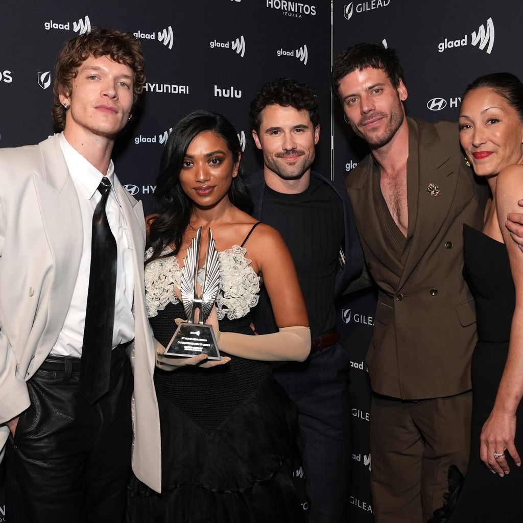 Connor Storrie, Nadine Bhabha, Robbie G.K., François Arnaud und Christina Chang bei den 37. GLAAD Media Awards im Beverly Hilton