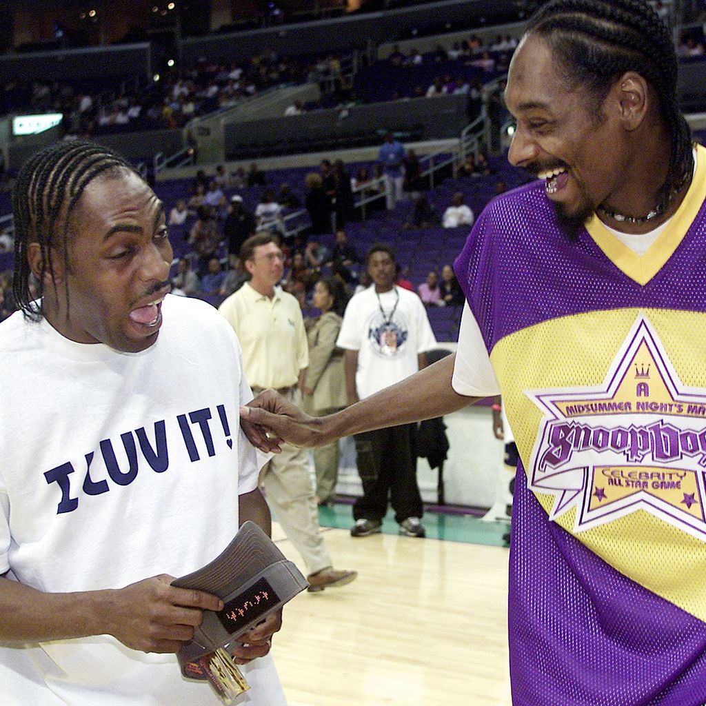 Coolio und Snoop Dogg bei einem Basketballspiel in Los Angeles im August 2001
