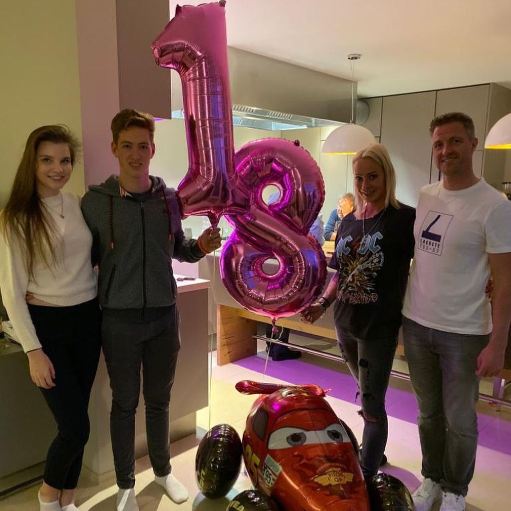 Cora und Ralf Schumacher mit ihrem Sohn David und dessen Freundin