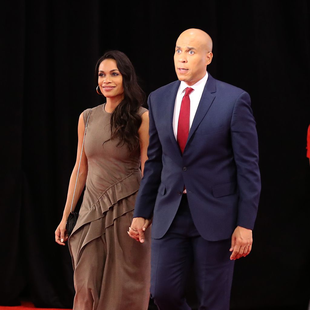 Cory Booker und Rosario Dawson im Oktober 2019 in Ohio