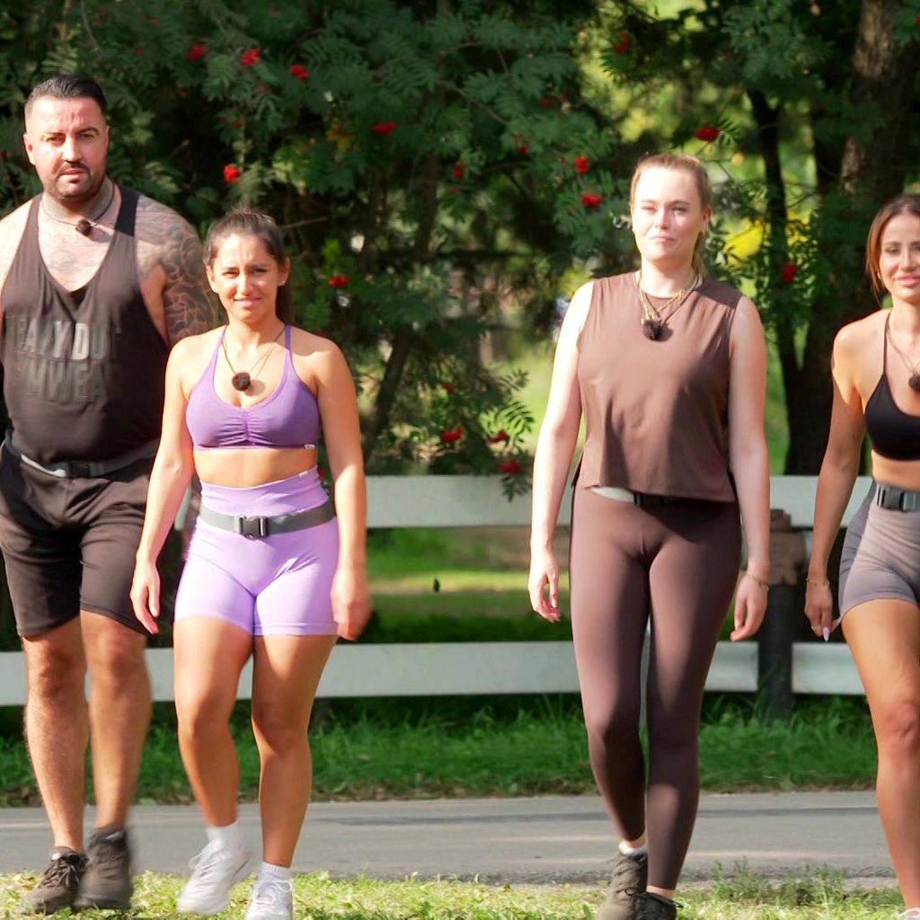 Cosimo Citiolo, Aurelia Lamprecht, Nina Reh und Nadja Großmann in "Der Promihof"