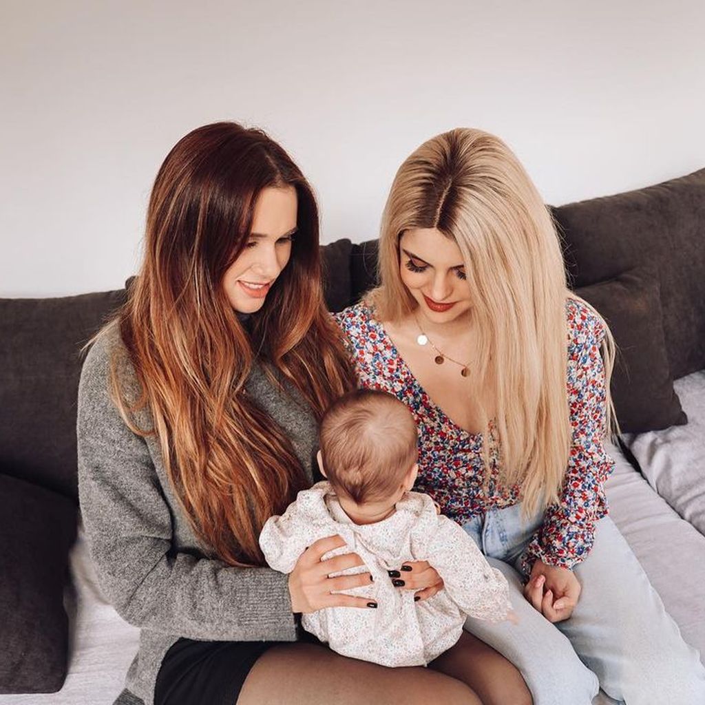 Coupleontour-Nessi und Ina mit Baby im November 2022