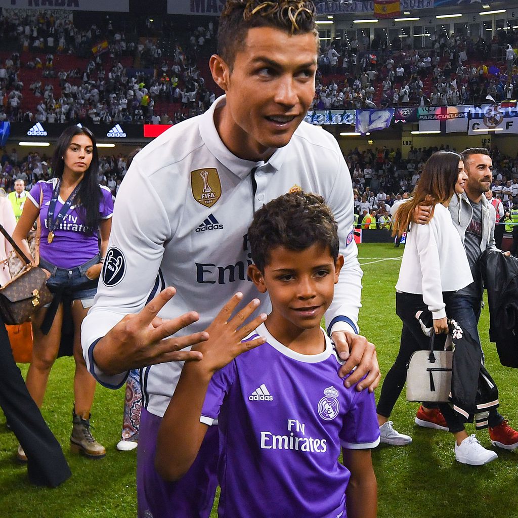 Cristiano Ronaldo und sein Sohn Cristiano Jr. 2017