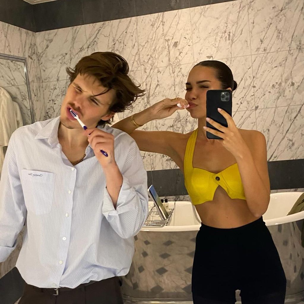Cruz Beckham und Jackie Apostel, Sänger