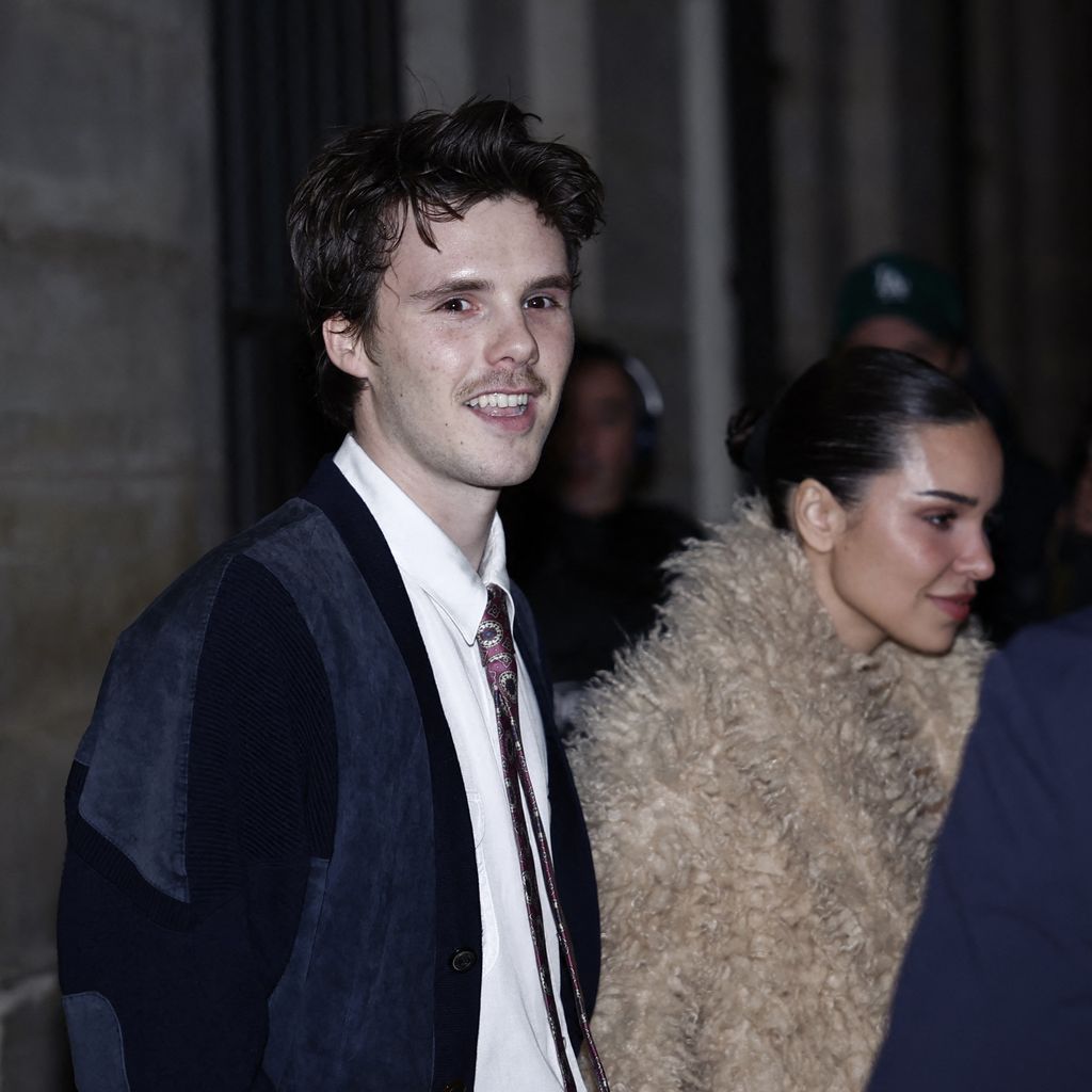 Cruz Beckham und Jackie Apostel in Paris