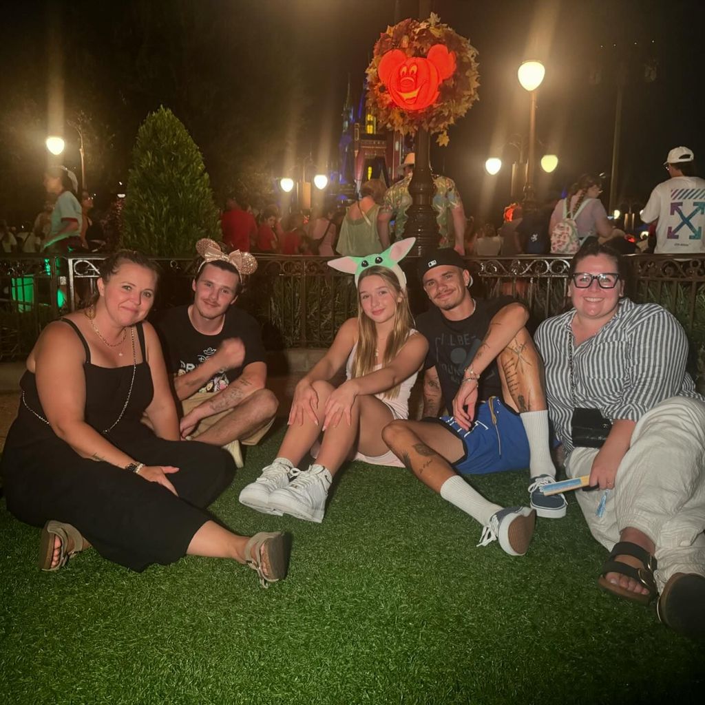 Cruz, Harper Seven und Romeo Beckham in Disneyworld