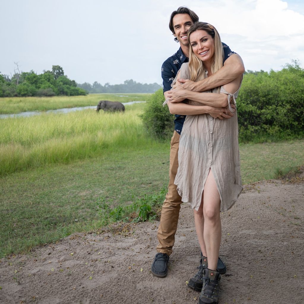 Crystal Hefner und ihr Partner James, April 2025