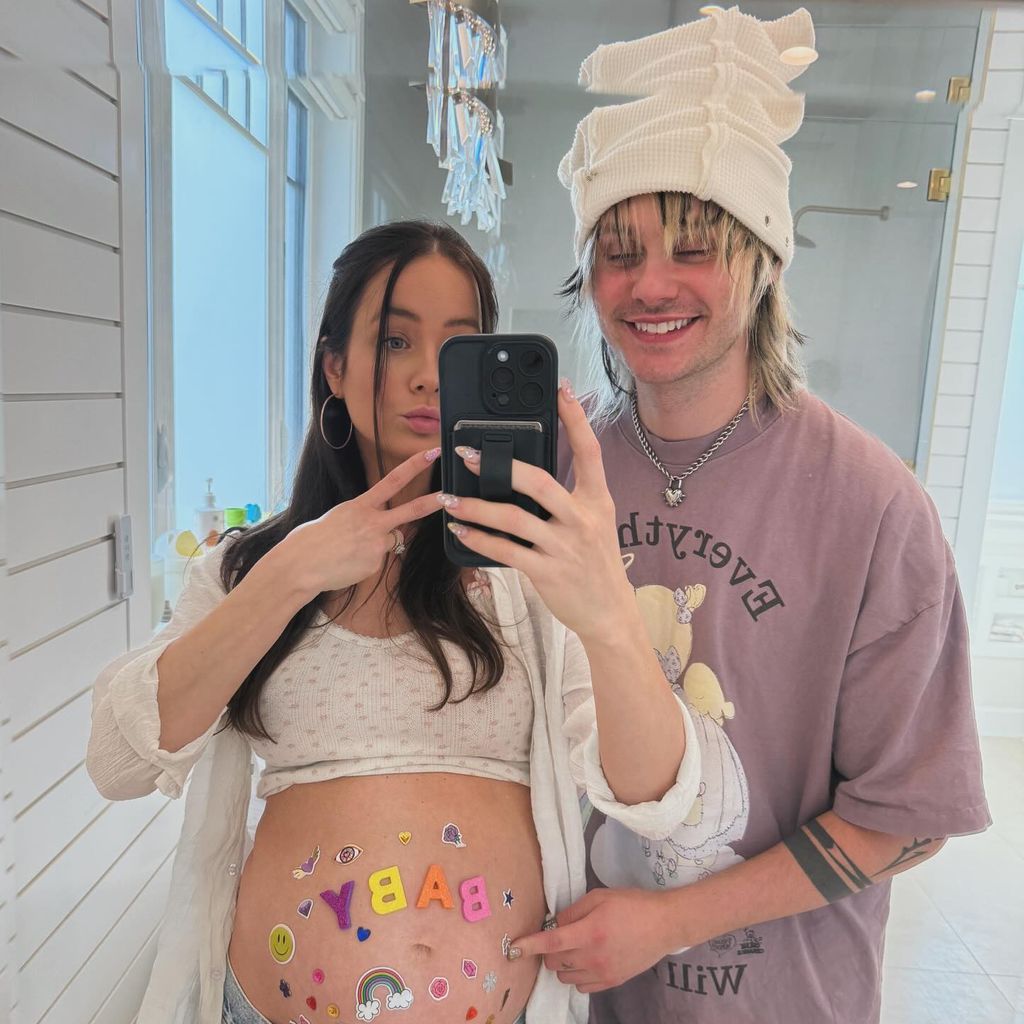 Crystal Leigh und Michael Clifford, Juli 2025