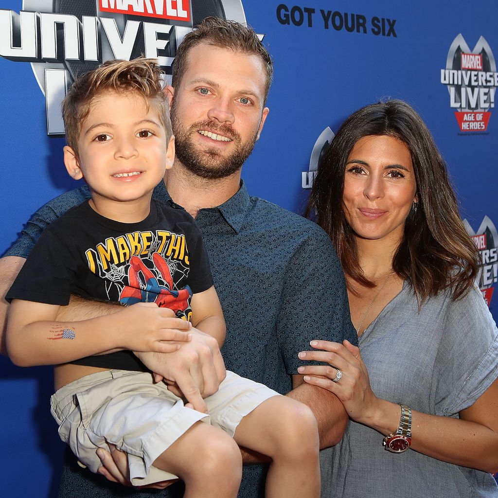 Cutter Dykstra und Jamie Lynn Sigler mit Sohn Beau